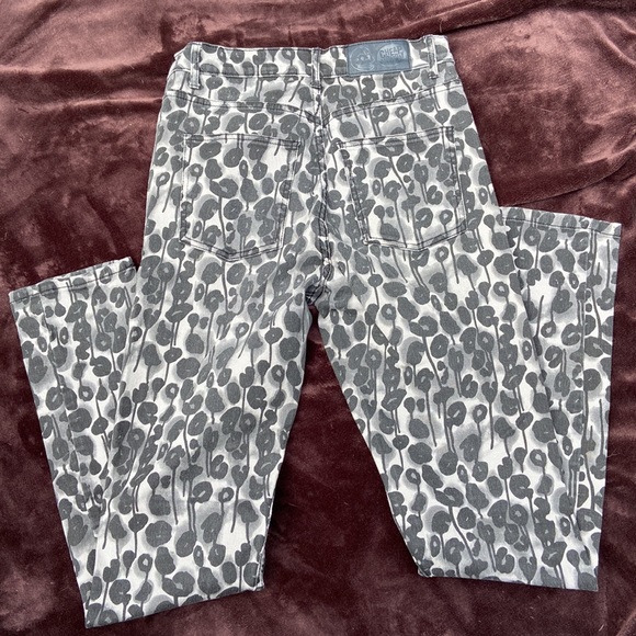 Cheap Monday second skin Trash Leopard Jeans. - Picture 4 of 4